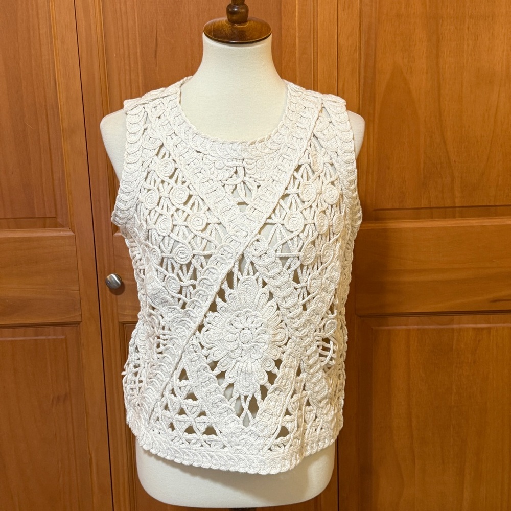 Ultra Pink Natural Cream Crochet Sleeveless Top